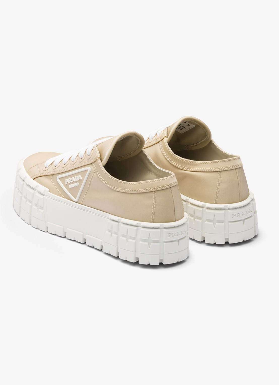 Prada Re-Nylon Double Wheel sneaker met logo en plateauzool - achterkant 2 donkerbeige