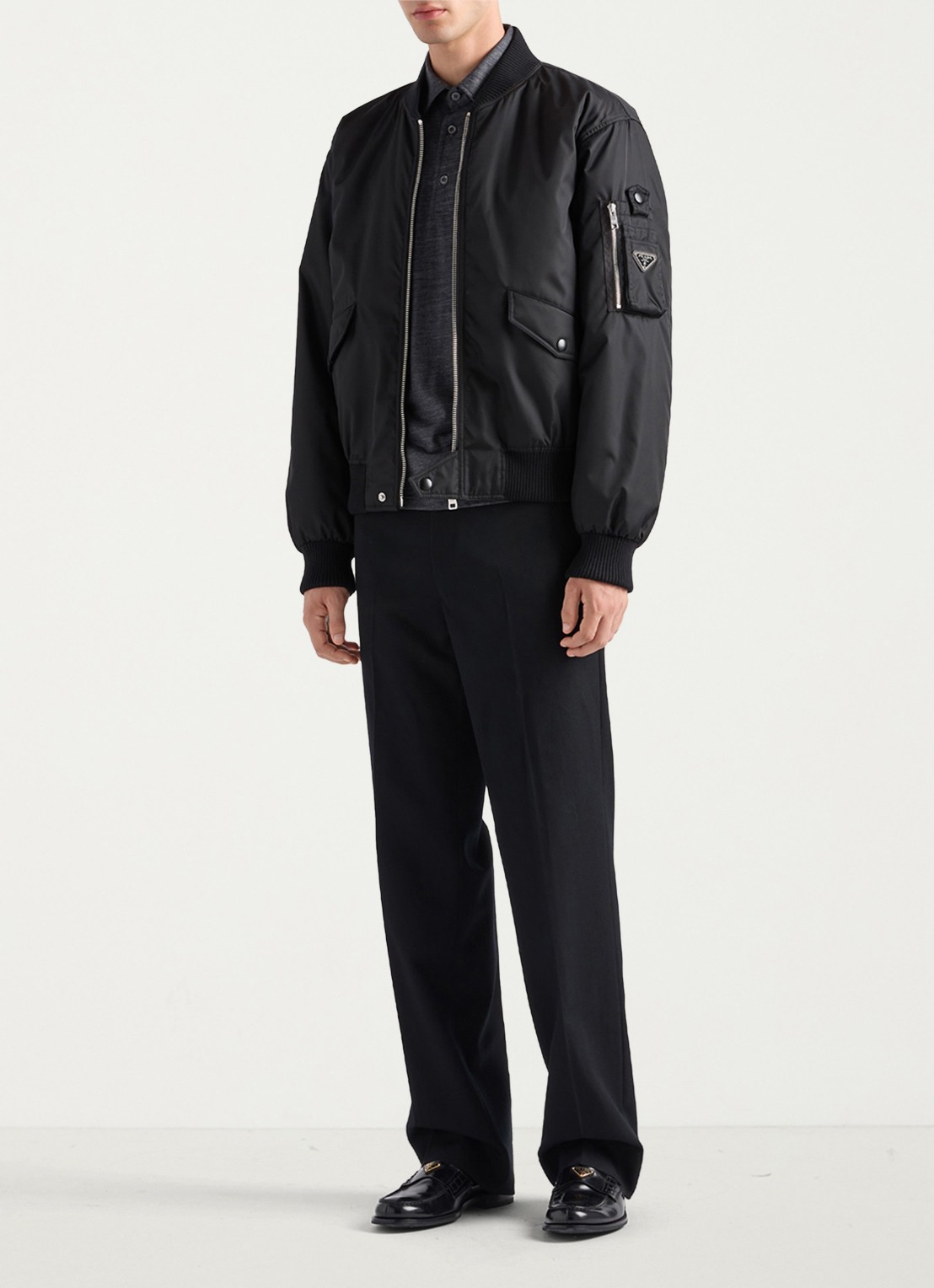 Prada Re-Nylon gewatteerd bomberjack met klepzakken - voorkant 3 zwart