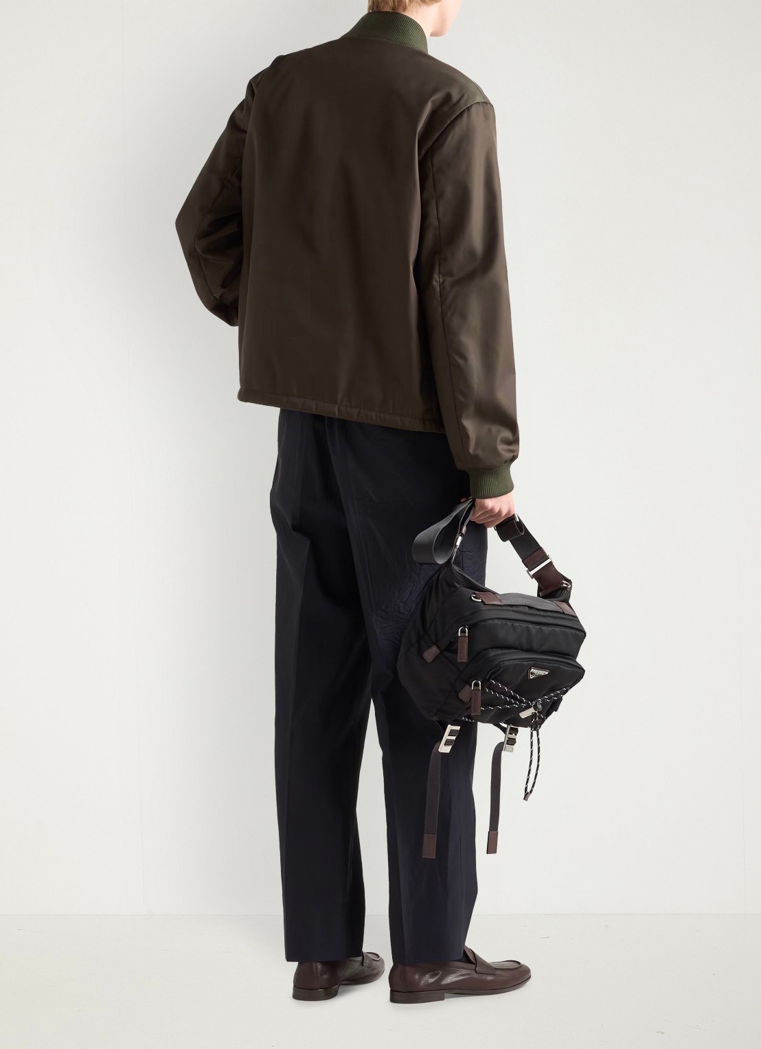 Prada Re-Nylon gewatteerd bomberjack met steekzakken - achterkant 3 legergroen