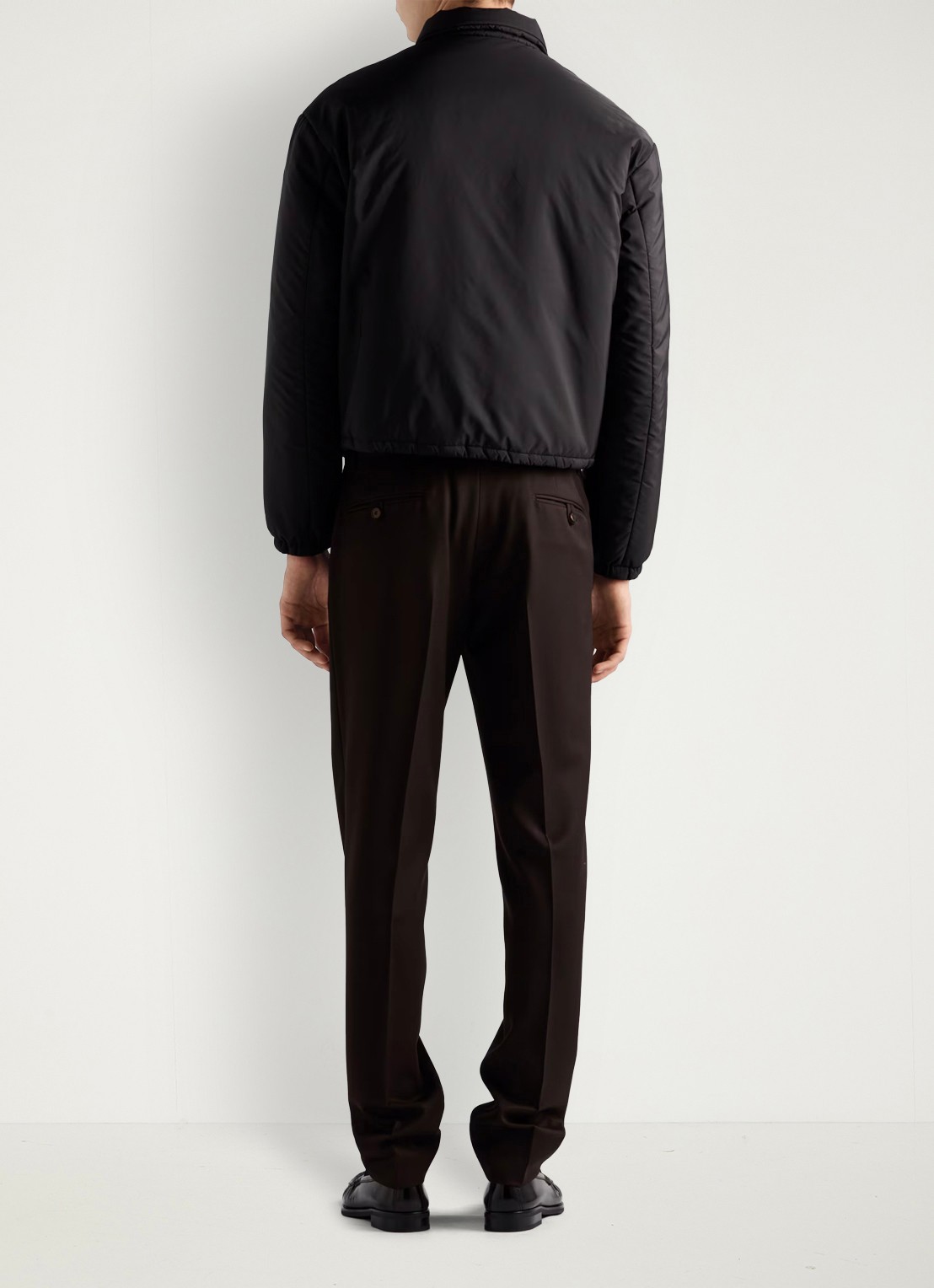 Prada Re-Nylon gewatteerd jack met steekzakken - achterkant zwart