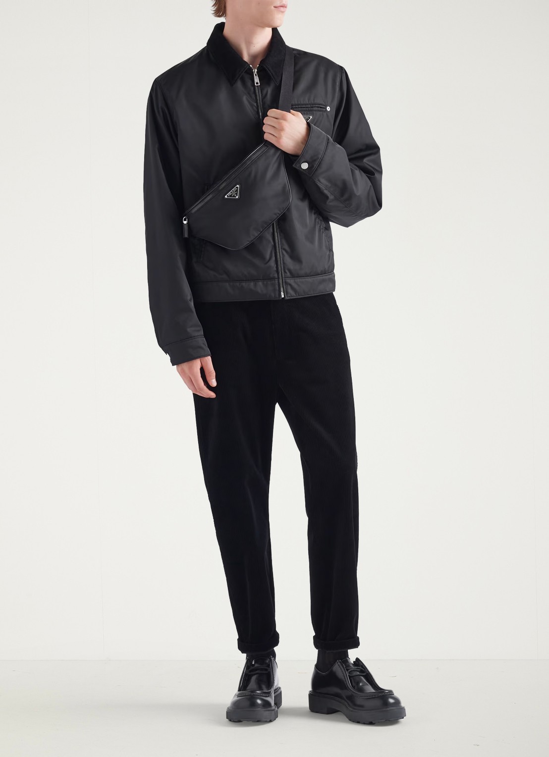 Prada Re-Nylon heuptas met leren details - voorkant 7 zwart