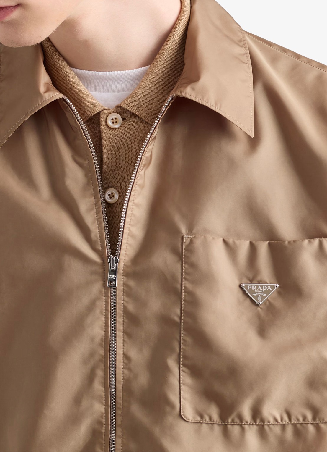 Prada Re-Nylon jack met borstzak - detail 5 beige