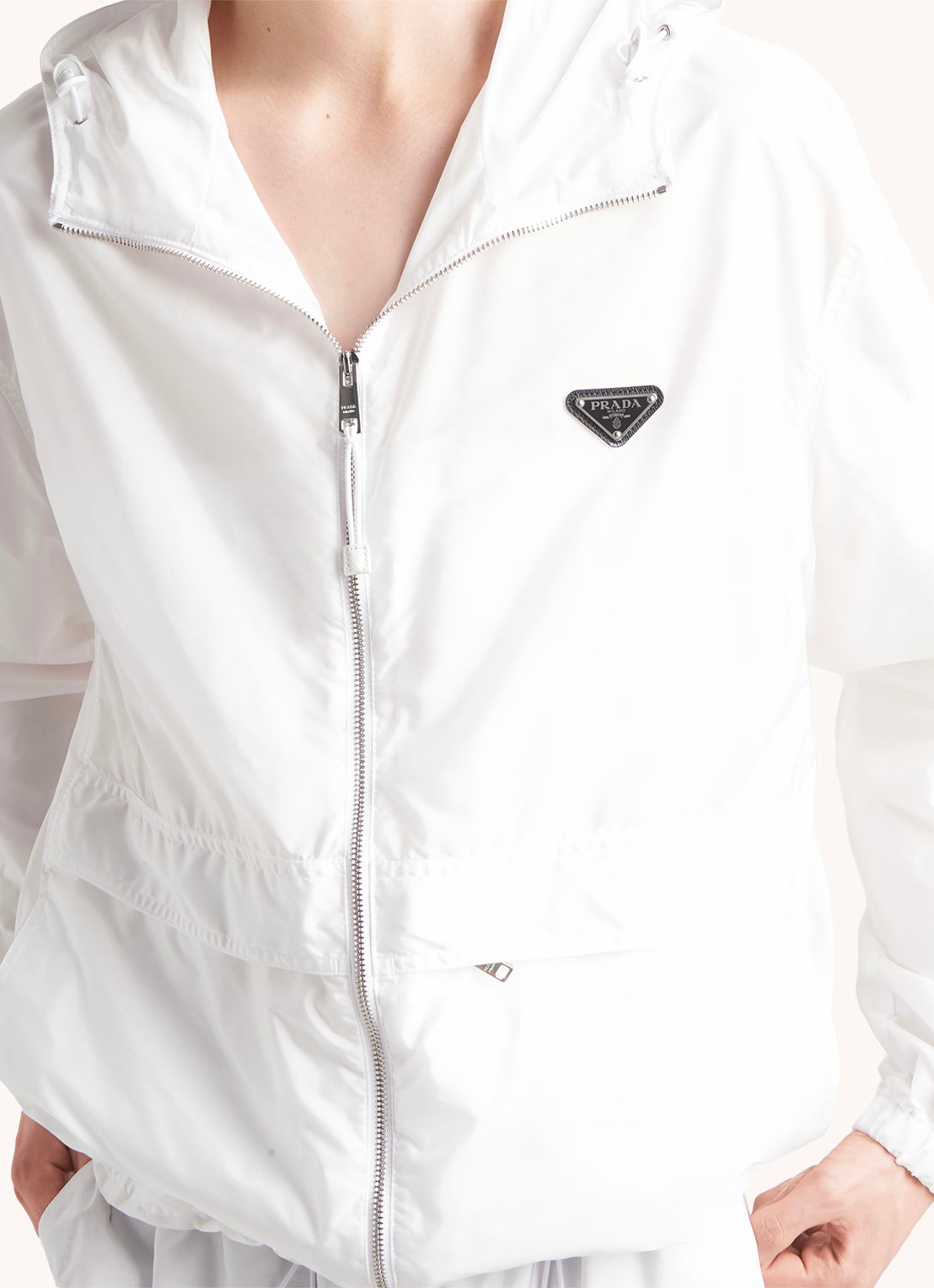 Prada Re-Nylon jack met capuchon en logo - detail 4 wit