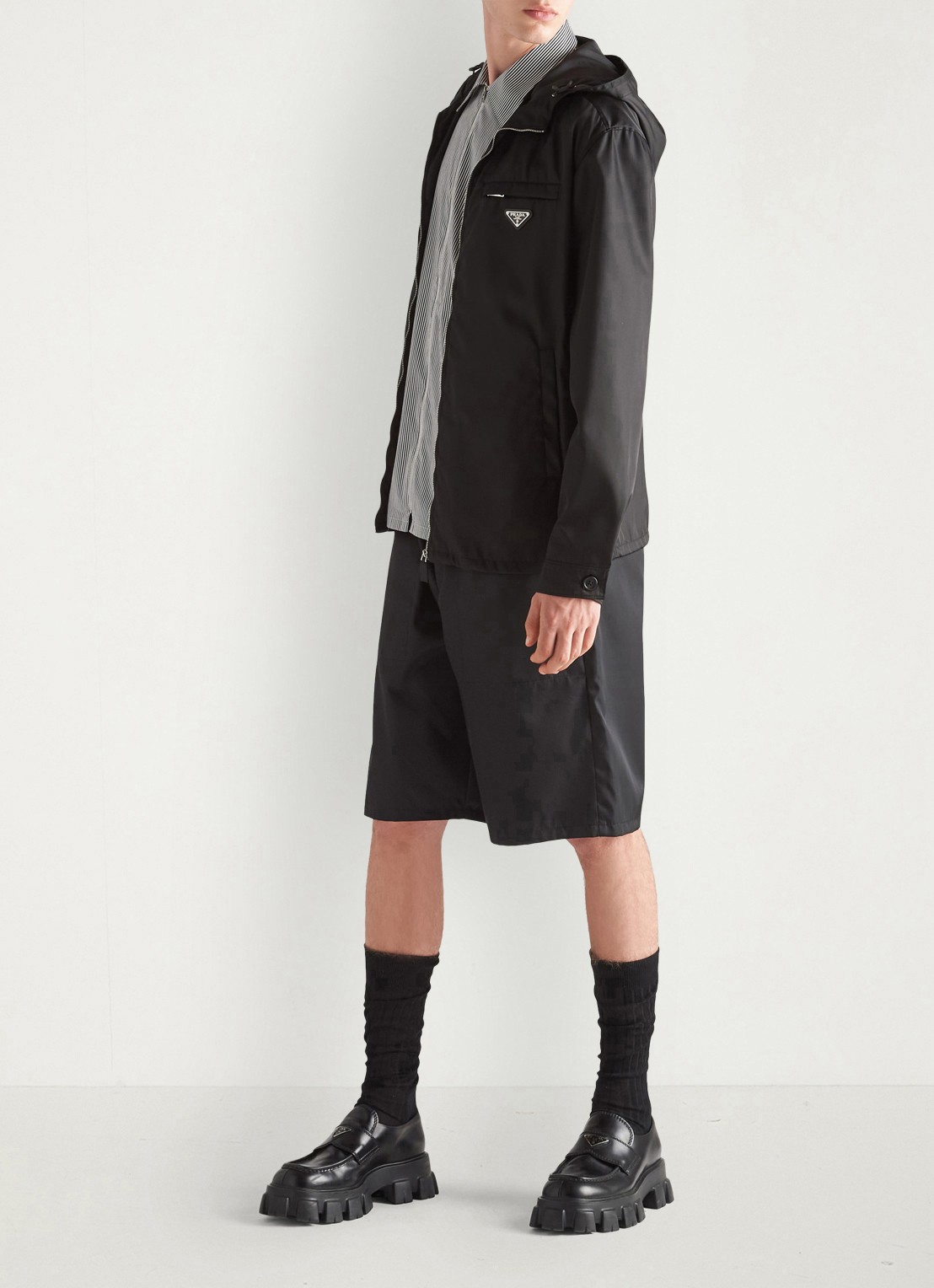 Prada Re-Nylon jack met capuchon en ritszakken - detail 3 zwart