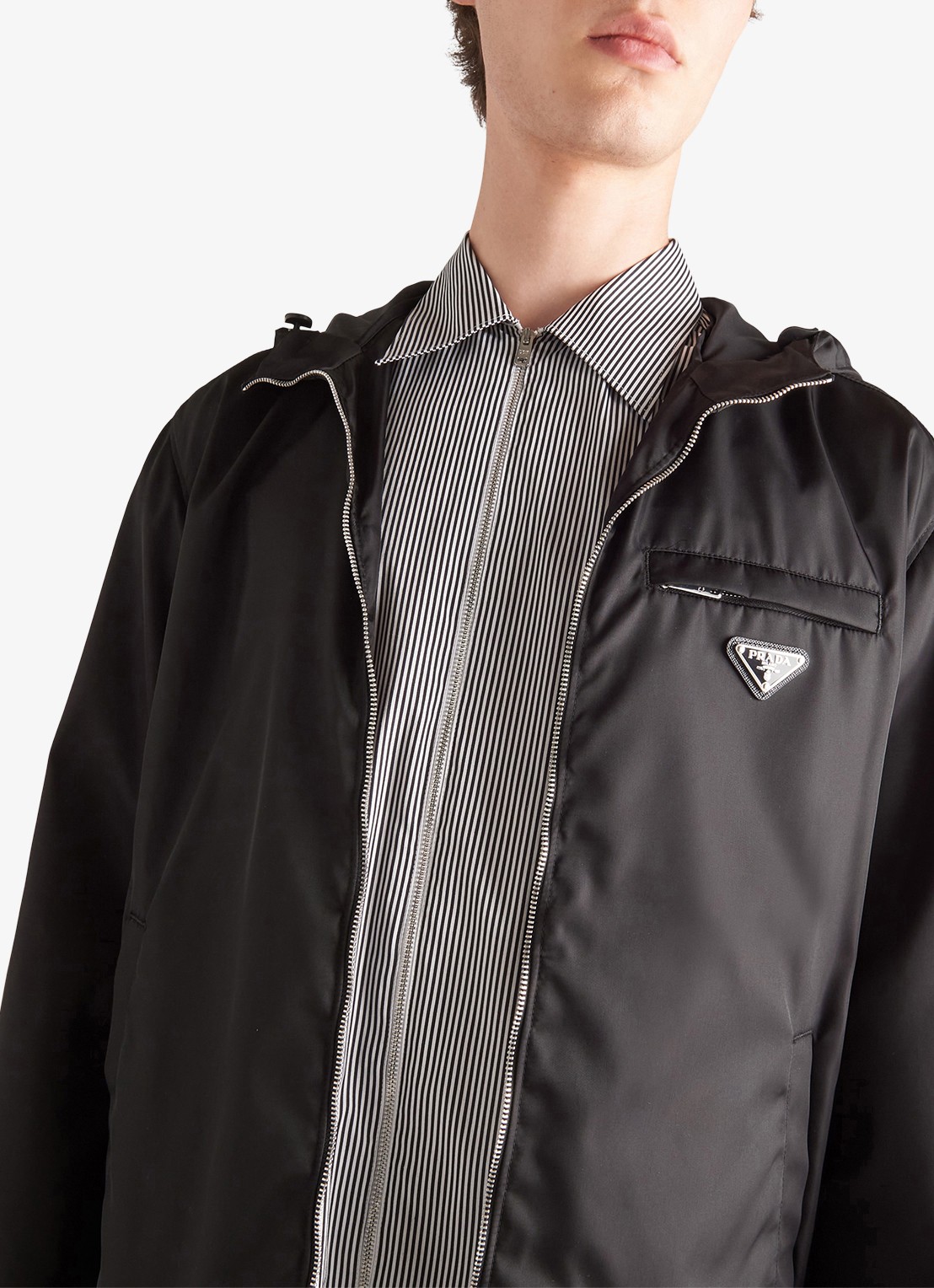 Prada Re-Nylon jack met capuchon en ritszakken - detail 4 zwart