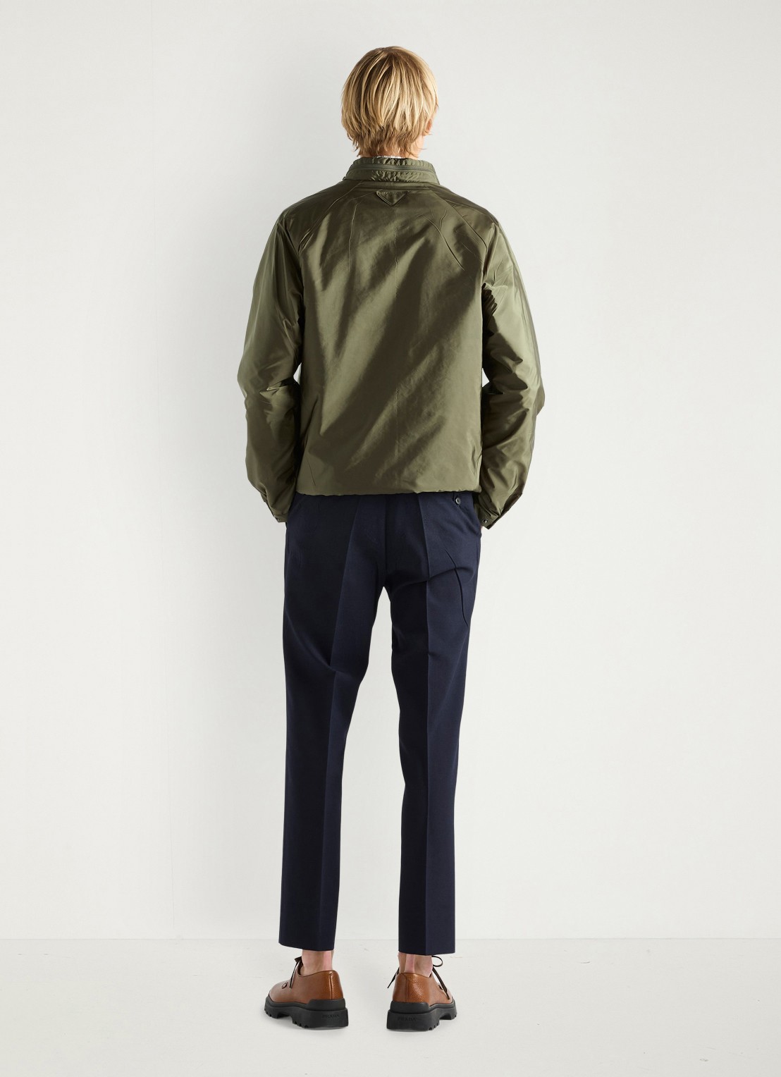 Prada Re-Nylon jack met opbergbare capuchon - achterkant 4 legergroen