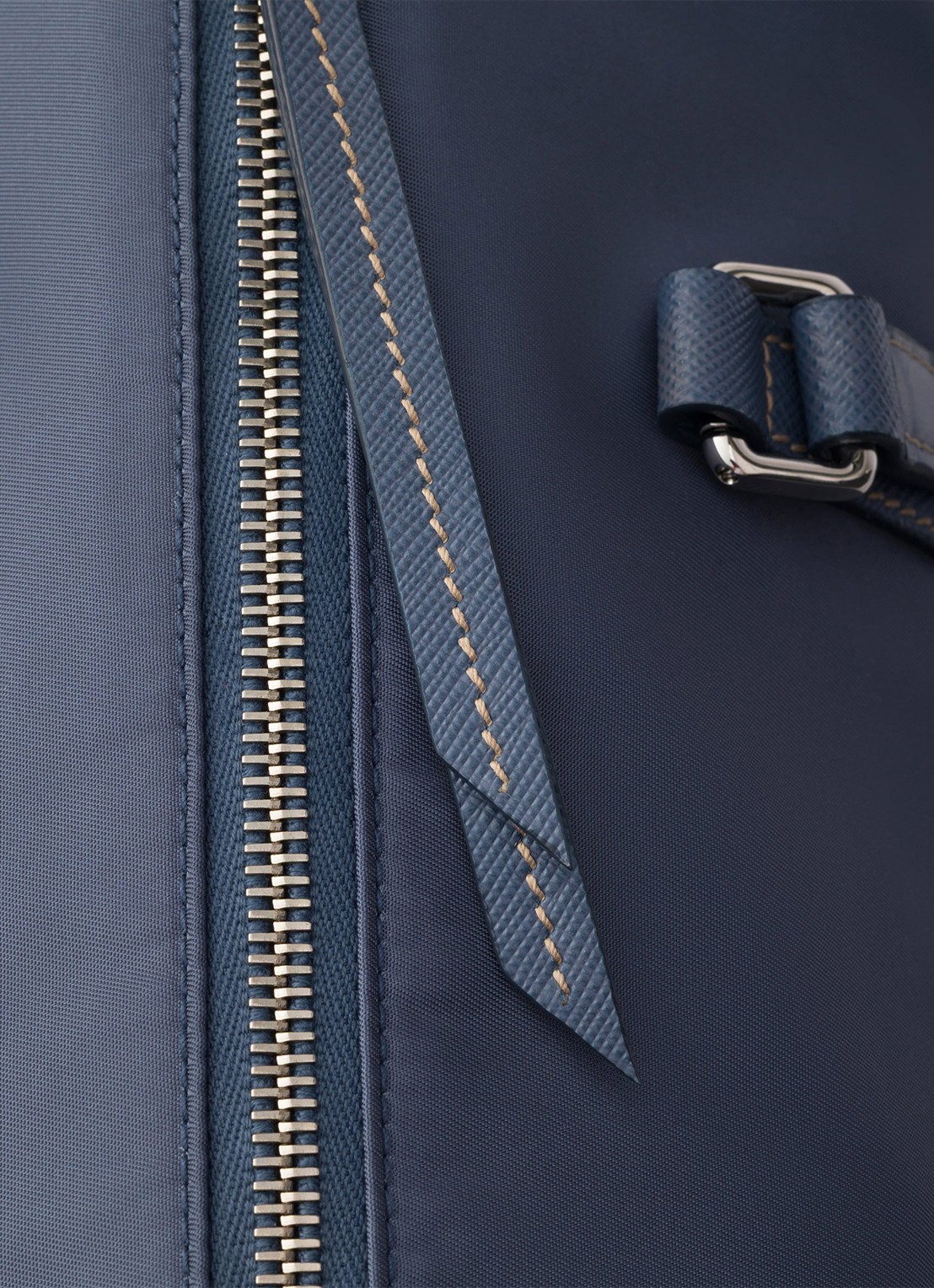 Prada Re-Nylon Large schoudertas met leren details - detail 3 blauw