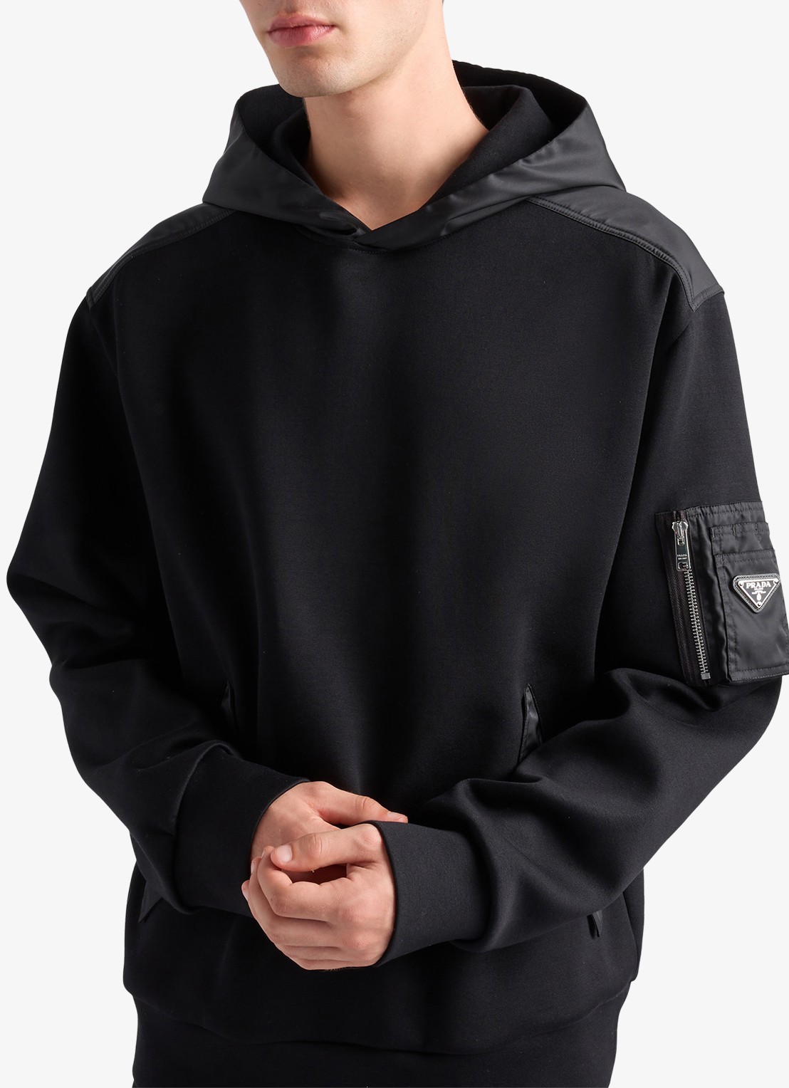 Prada Re-Nylon oversized hoodie met klepzakken - detail 4 zwart