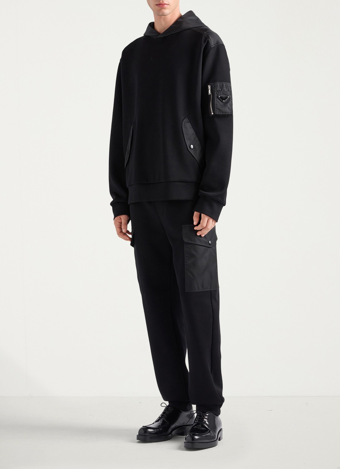 Prada Re-Nylon oversized hoodie met klepzakken - voorkant 3 zwart