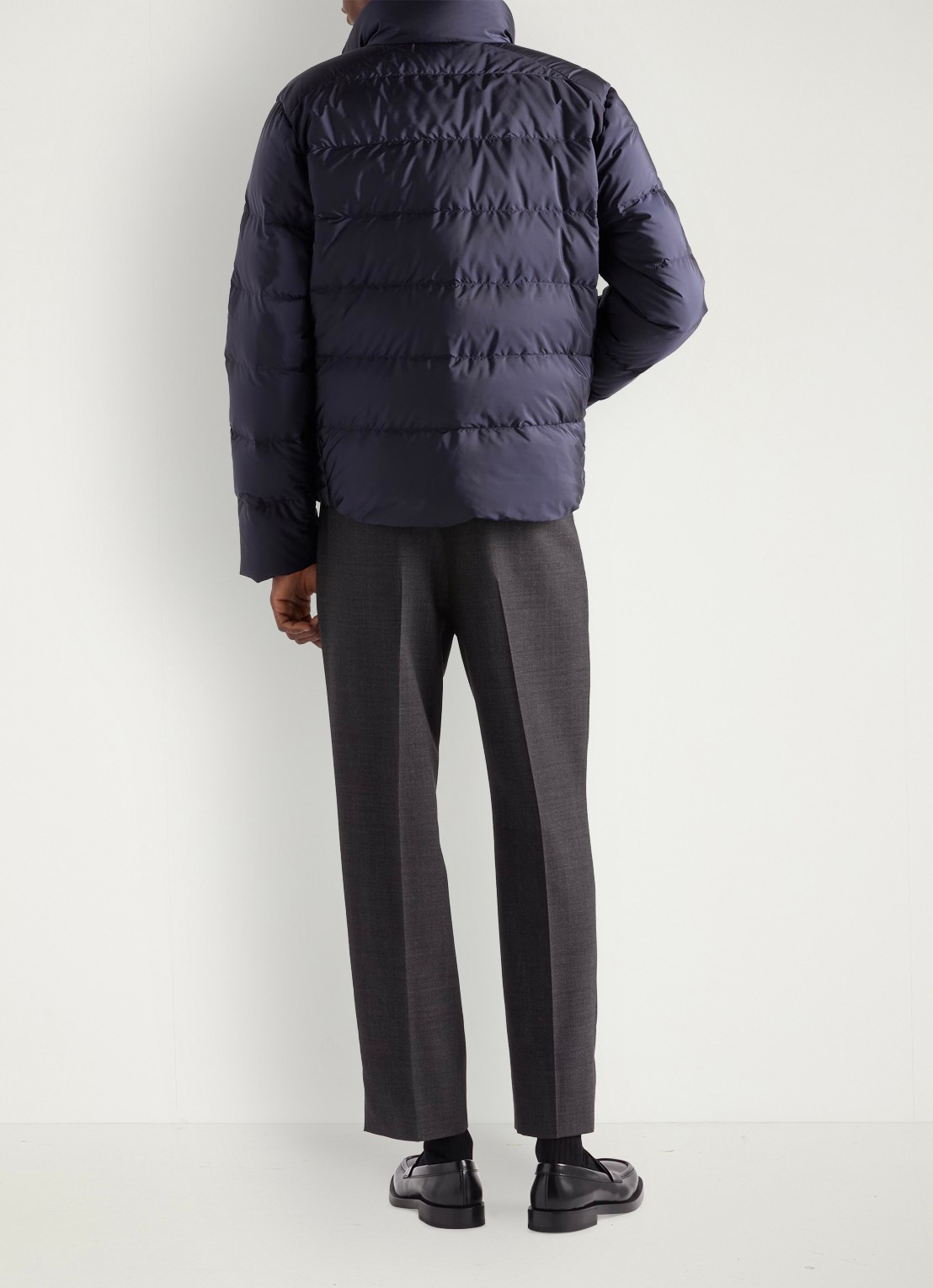 Prada Re-Nylon puffer jack met donsvulling - achterkant 3 donkerblauw