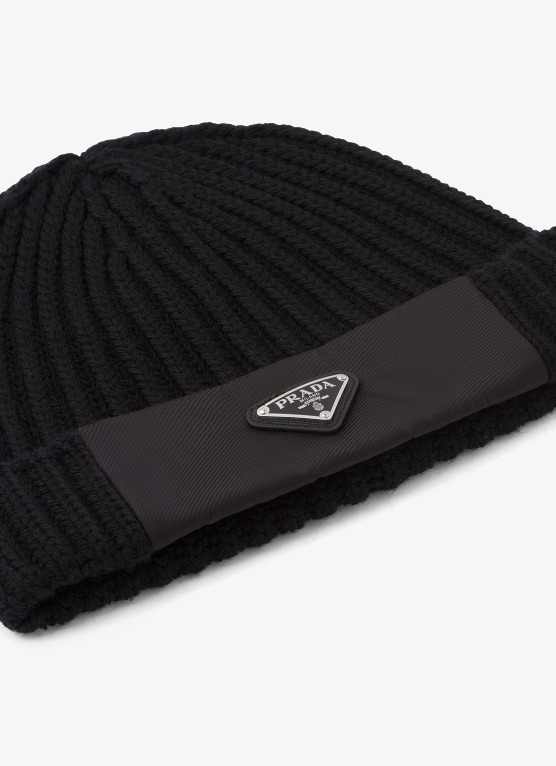 Prada Re-Nylon ribgebreide muts van wol met logo - voorkant 2 zwart