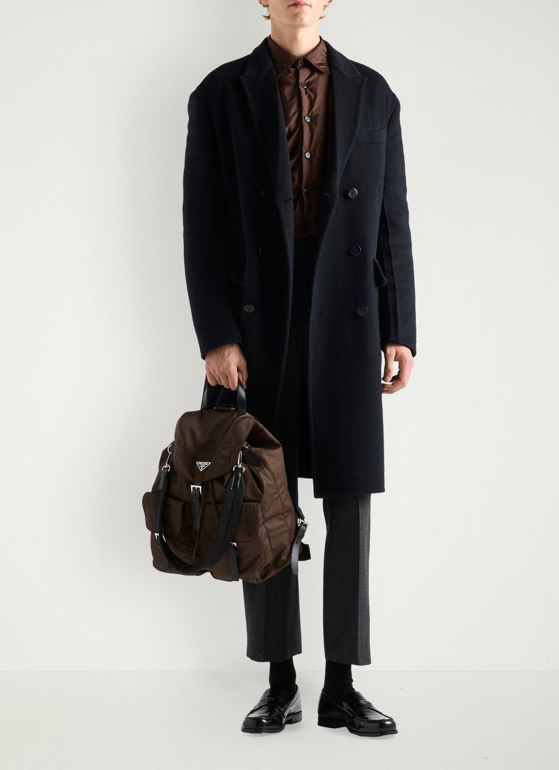 Prada Re-Nylon rugzak met leren details - detail donkerbruin