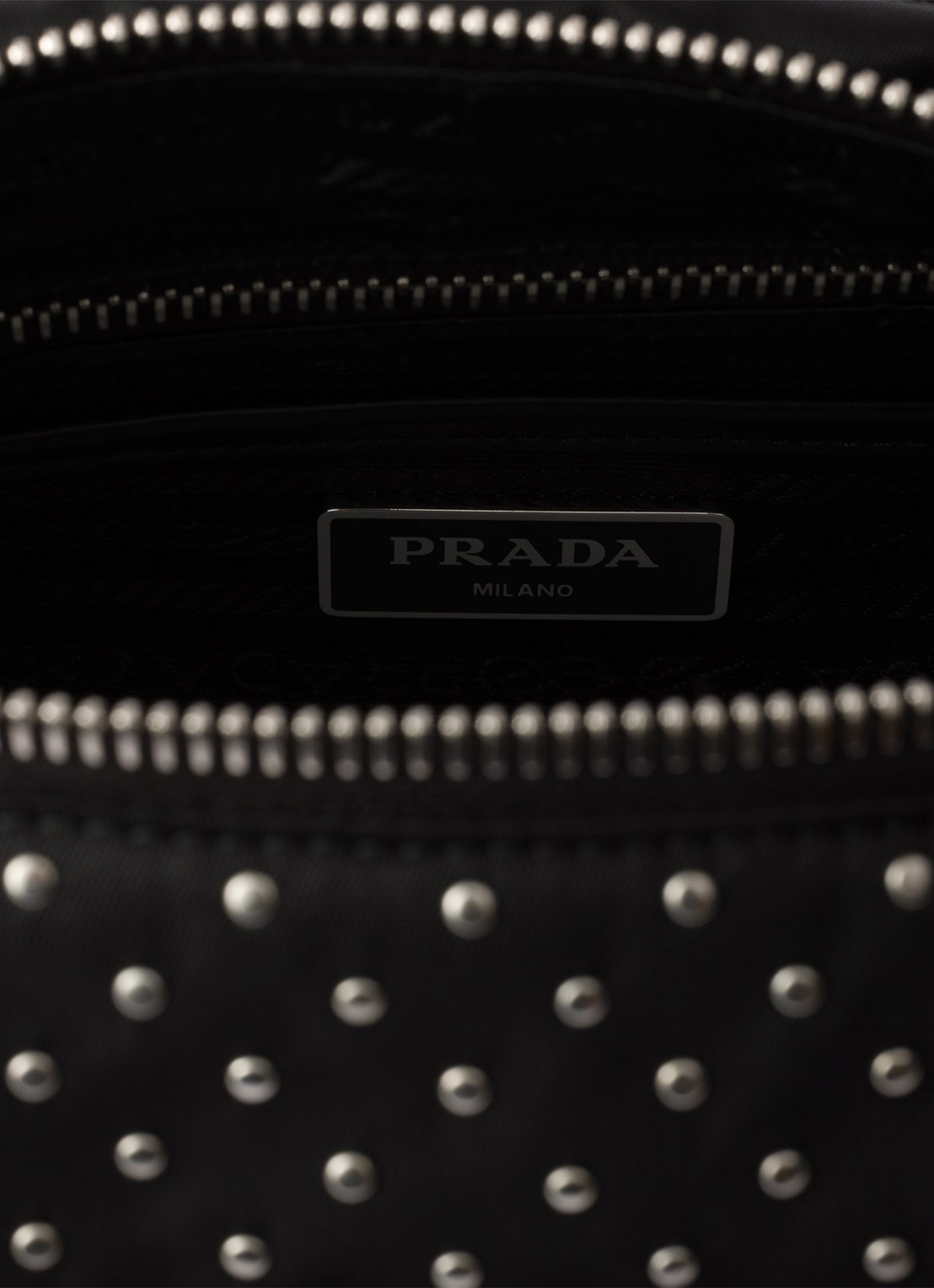 Prada Re-Nylon schoudertas met leren details en studs - detail 4 zwart