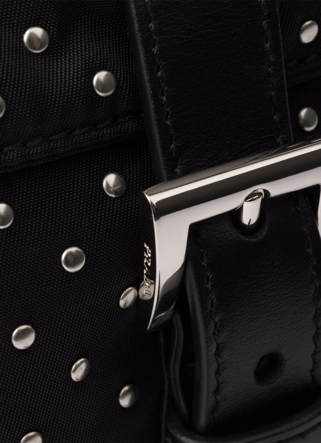 Prada Re-Nylon schoudertas met leren details en studs - detail 6 zwart