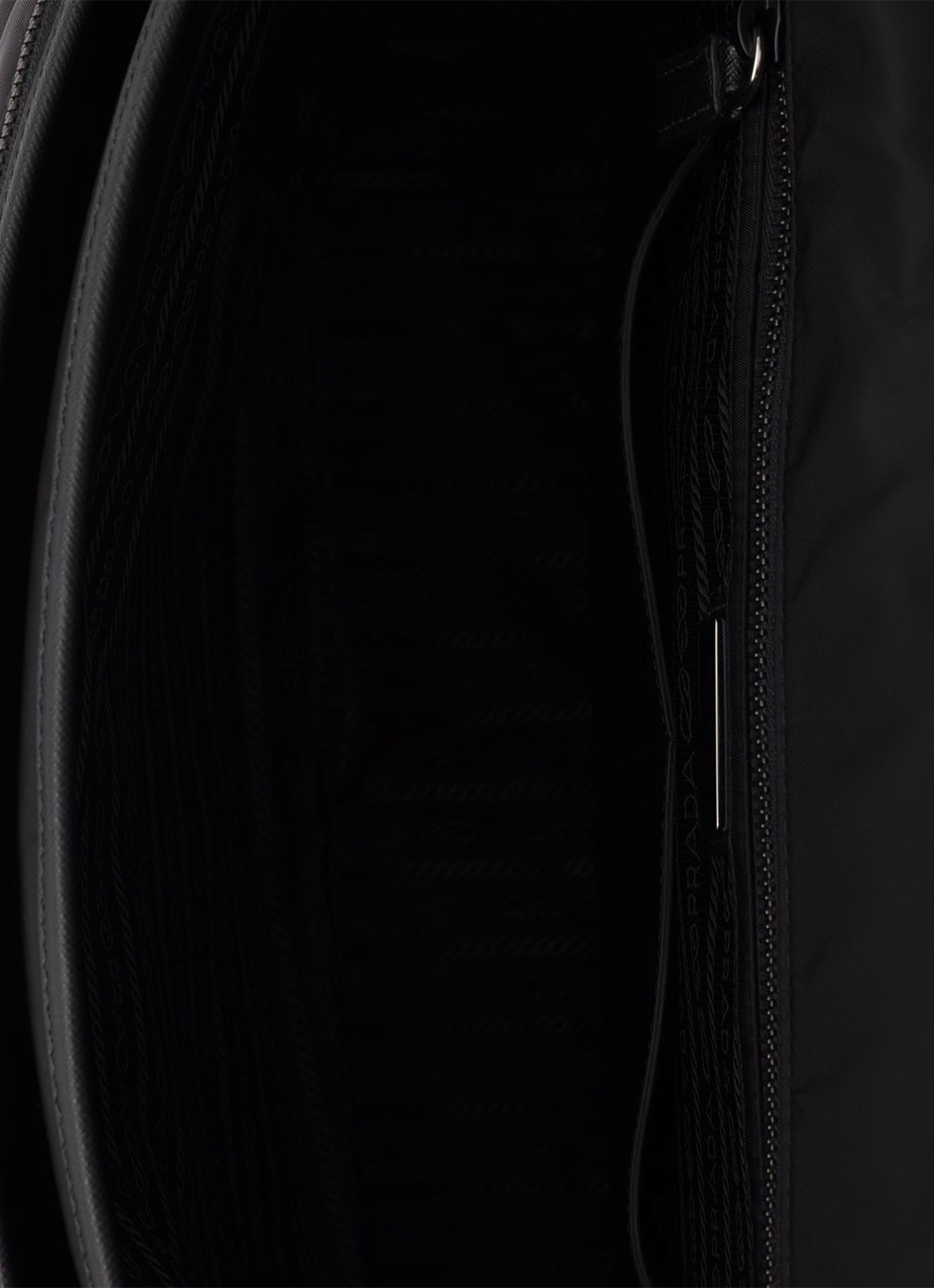 Prada Re-Nylon schoudertas met leren details - detail 4 zwart