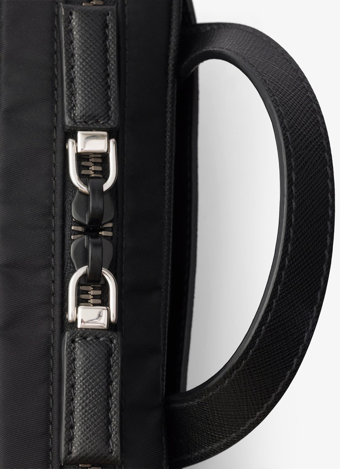 Prada Re-Nylon schoudertas met leren details - detail 5 zwart