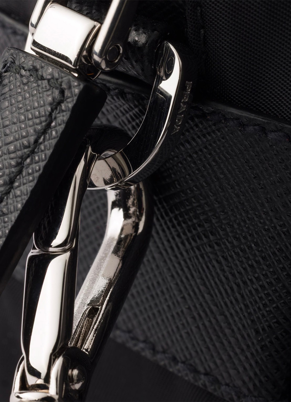 Prada Re-Nylon schoudertas met leren details - detail 4 zwart