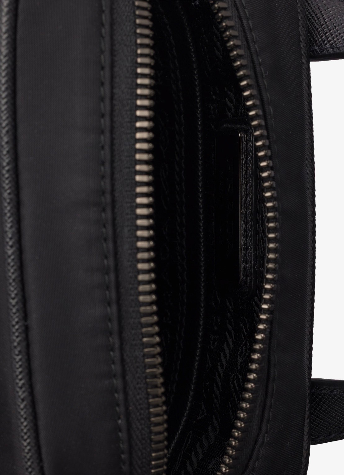 Prada Re-Nylon schoudertas met leren details - detail 5 zwart