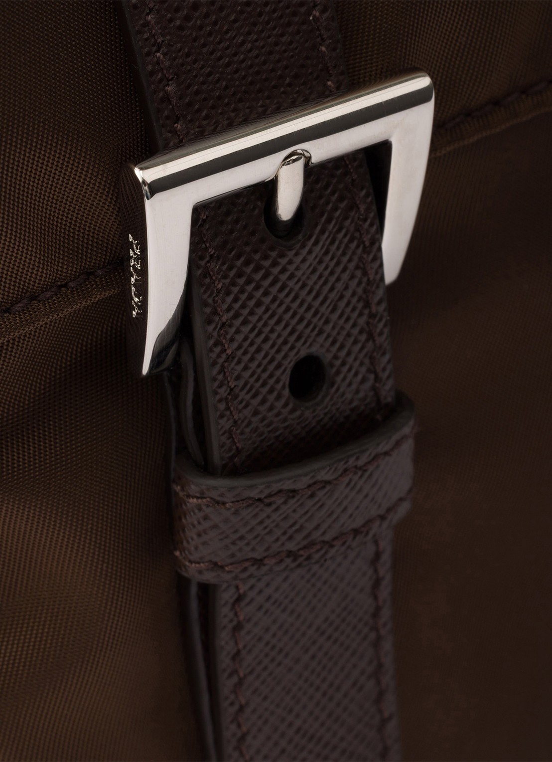Prada Re-Nylon schoudertas met logo - detail 3 donkerbruin