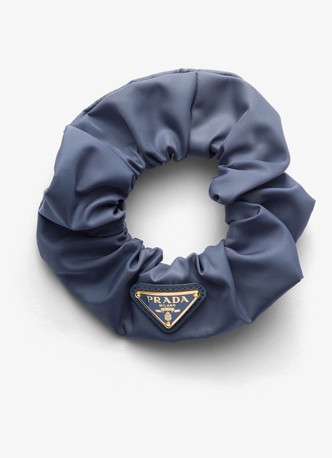 Prada Re-Nylon scrunchie met logo - voorkant staalblauw