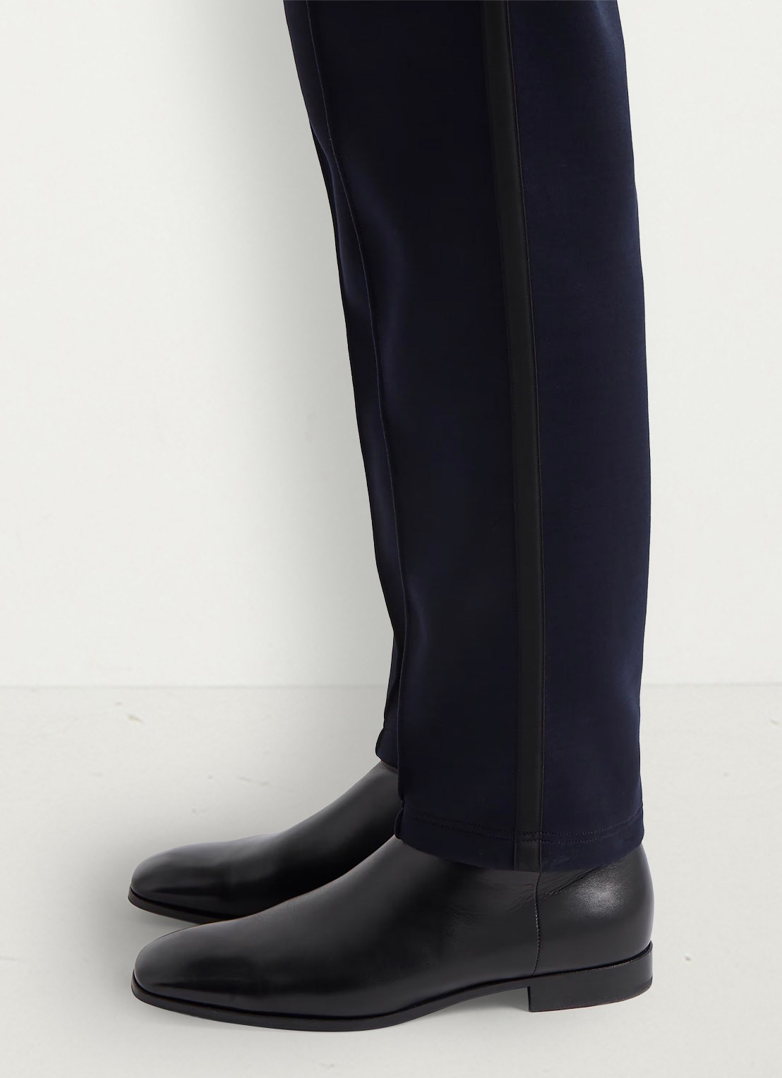 Prada Re-Nylon slim fit trackpants met siernaad - detail 6 donkerblauw