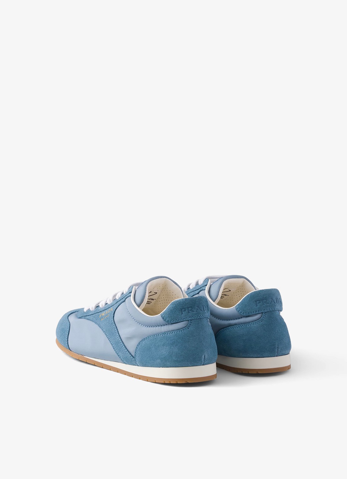 Prada Re-Nylon sneaker met suède details - achterkant 3 lichtblauw