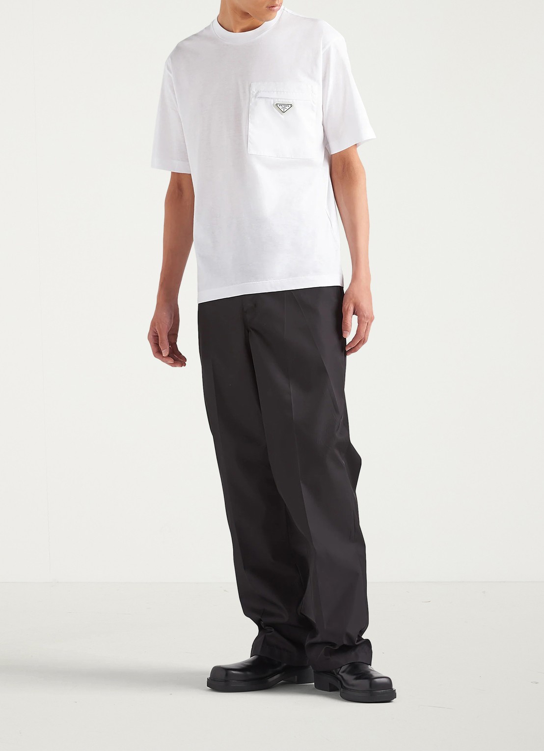 Prada Re-Nylon T-shirt met borstzak en logo - detail 2 wit