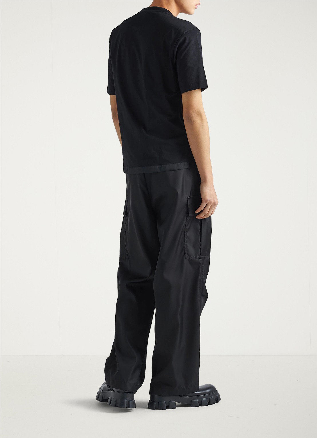 Prada Re-Nylon T-shirt met borstzak en logo - achterkant 5 zwart