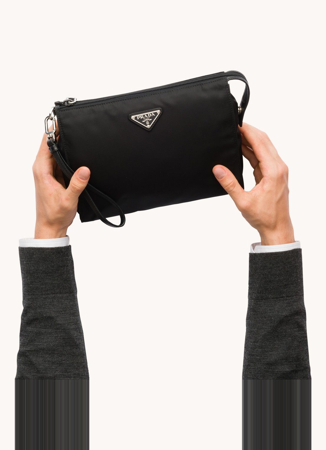 Prada Re-Nylon toilettas met kalfsleren details - detail 4 diepzwart