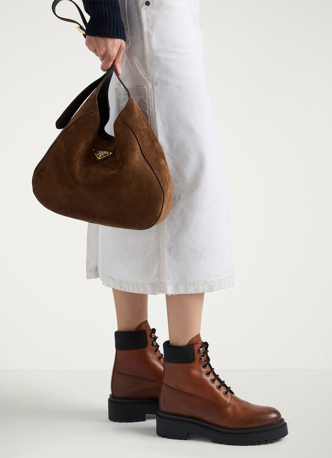 Prada Re-Nylon veterboot van leer - achterkant 2 donkerbruin