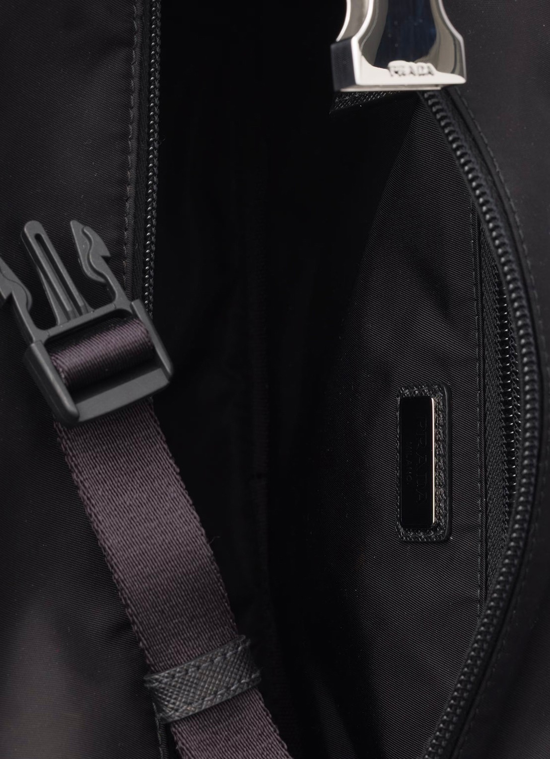 Prada Schoudertas met details van leer - detail 4 zwart