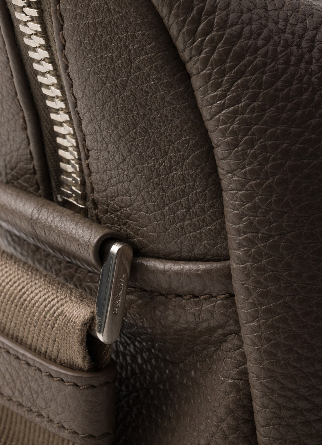 Prada Schoudertas van kalfsleer - detail 4 taupe