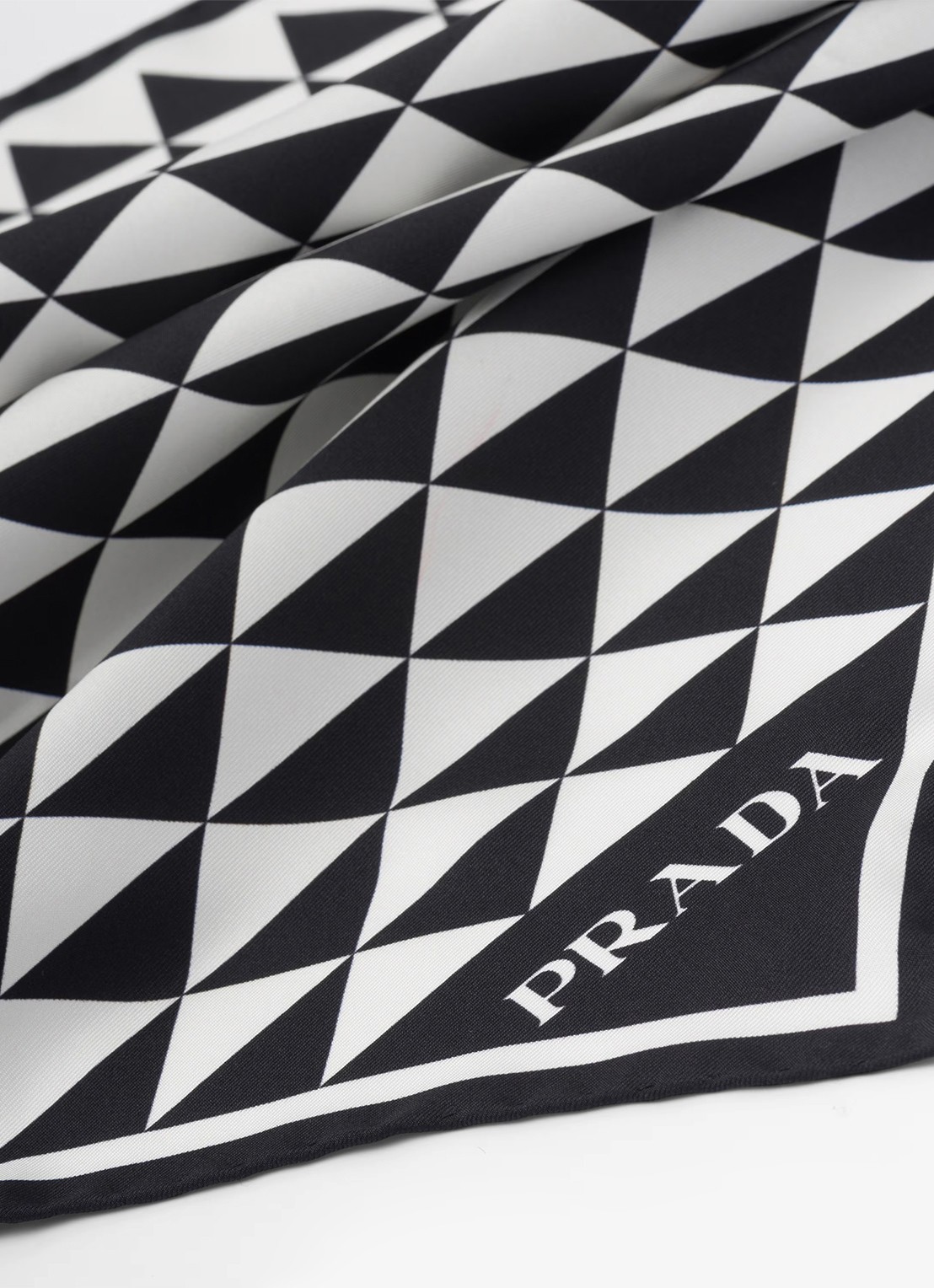 Prada Sjaal met print 55 x 55 cm - voorkant 2 diepzwart