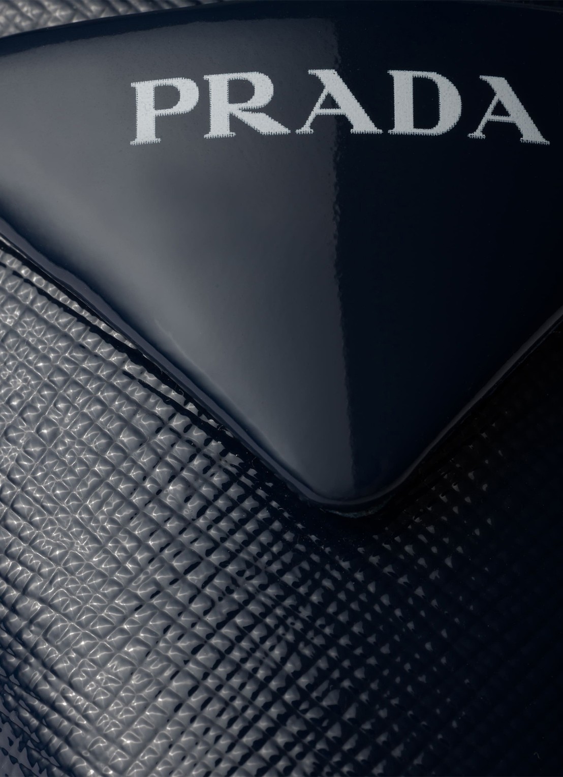 Prada Slingback van lakleer met logo - detail 6 donkerblauw