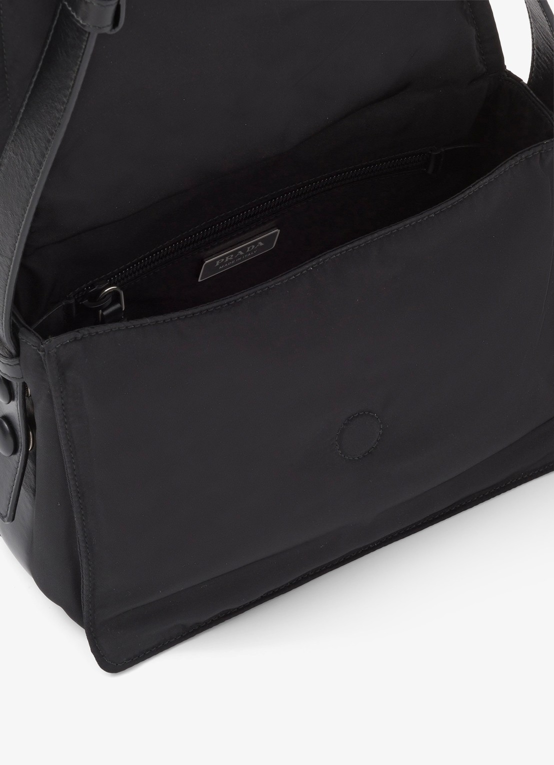 Prada Small Re-Nylon gewatteerde schoudertas met leren details - detail 2 zwart