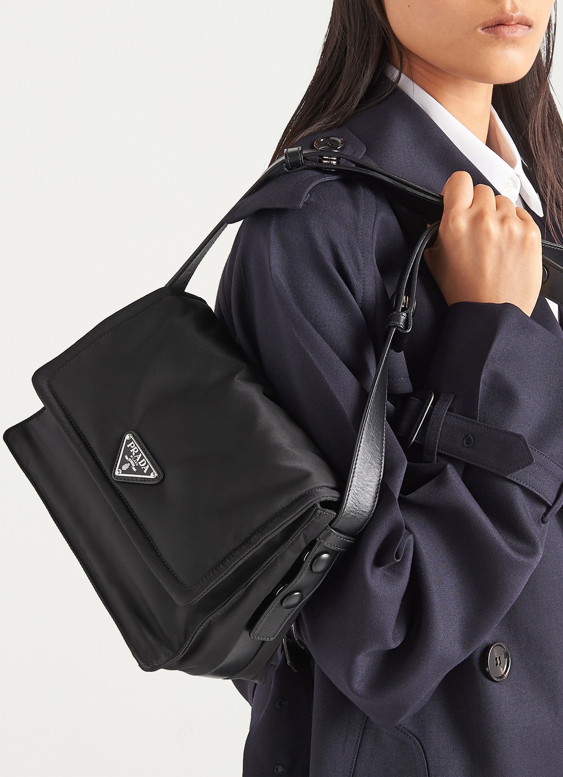 Prada Small Re-Nylon gewatteerde schoudertas met leren details - detail 5 zwart