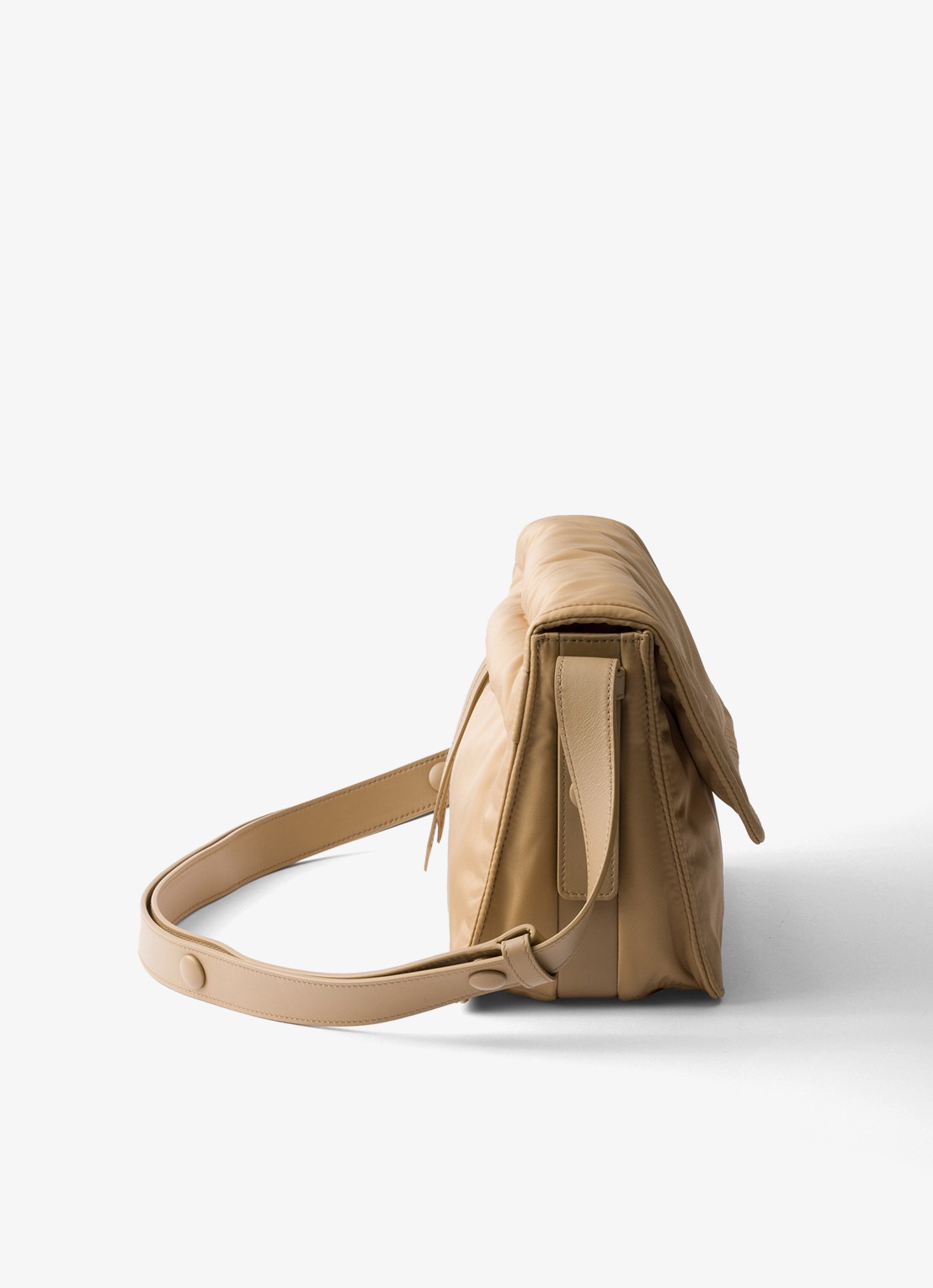 Prada Small Re-Nylon gewatteerde schoudertas met leren details - detail 2 beige