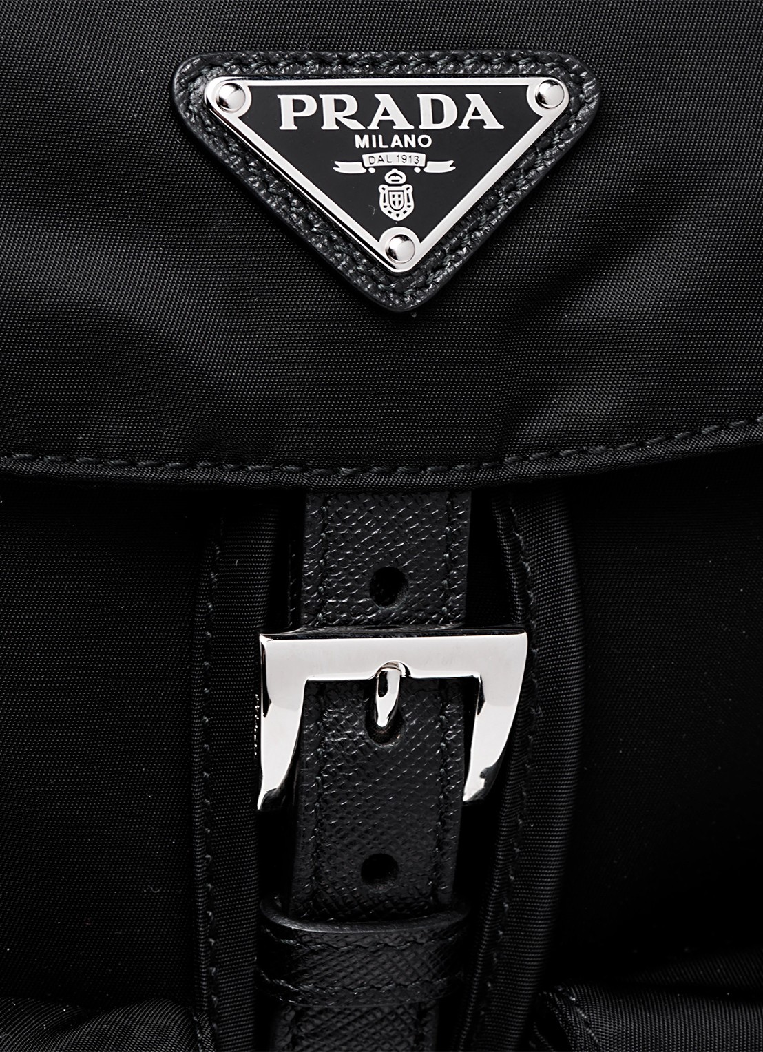 Prada Small Re-Nylon rugzak met logo - detail 4 zwart