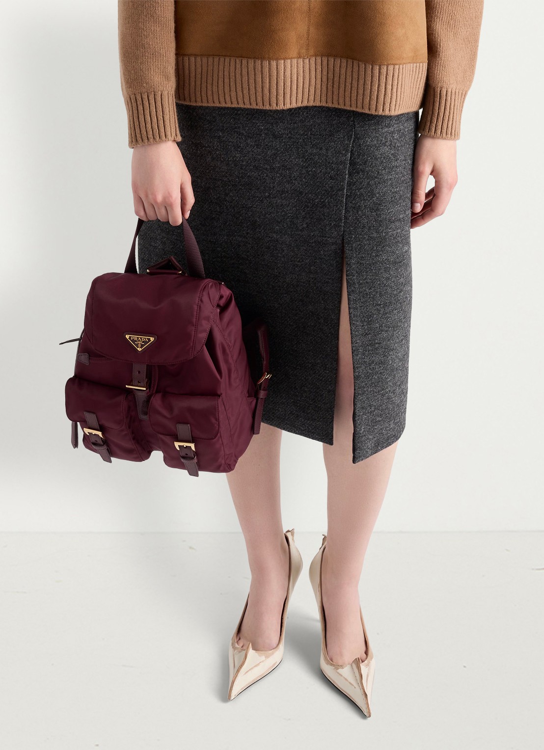 Prada Small Re-Nylon rugzak met logo - detail 7 bordeauxrood
