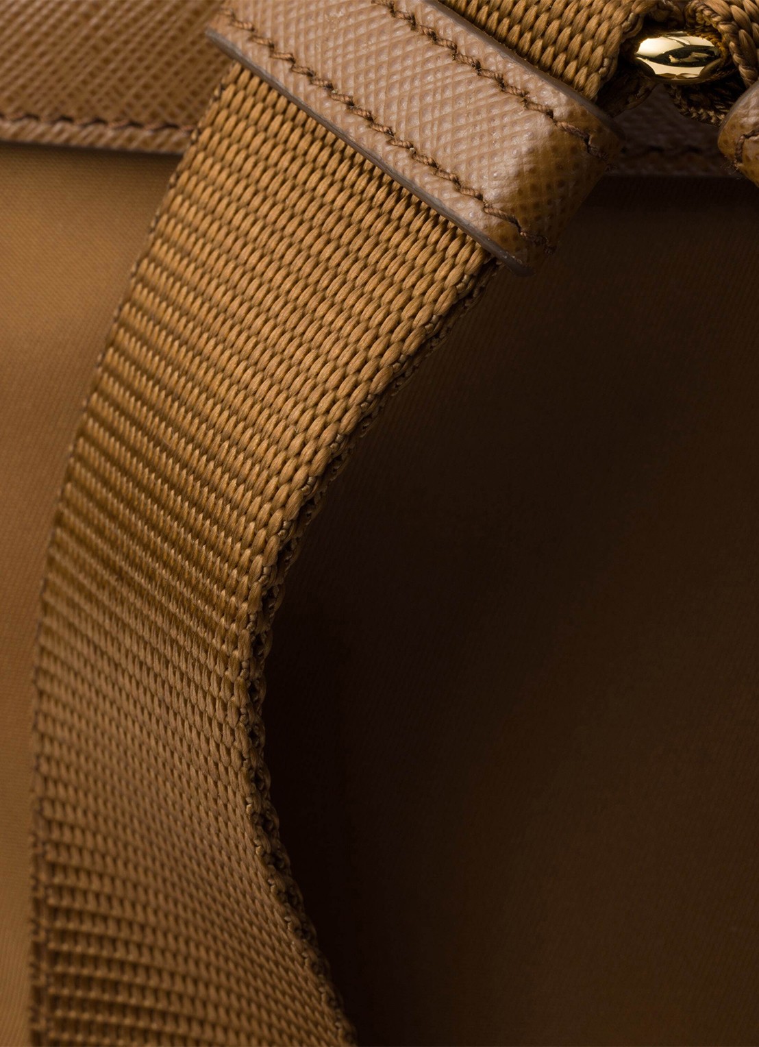 Prada Small Re-Nylon rugzak met logo - detail 4 camel