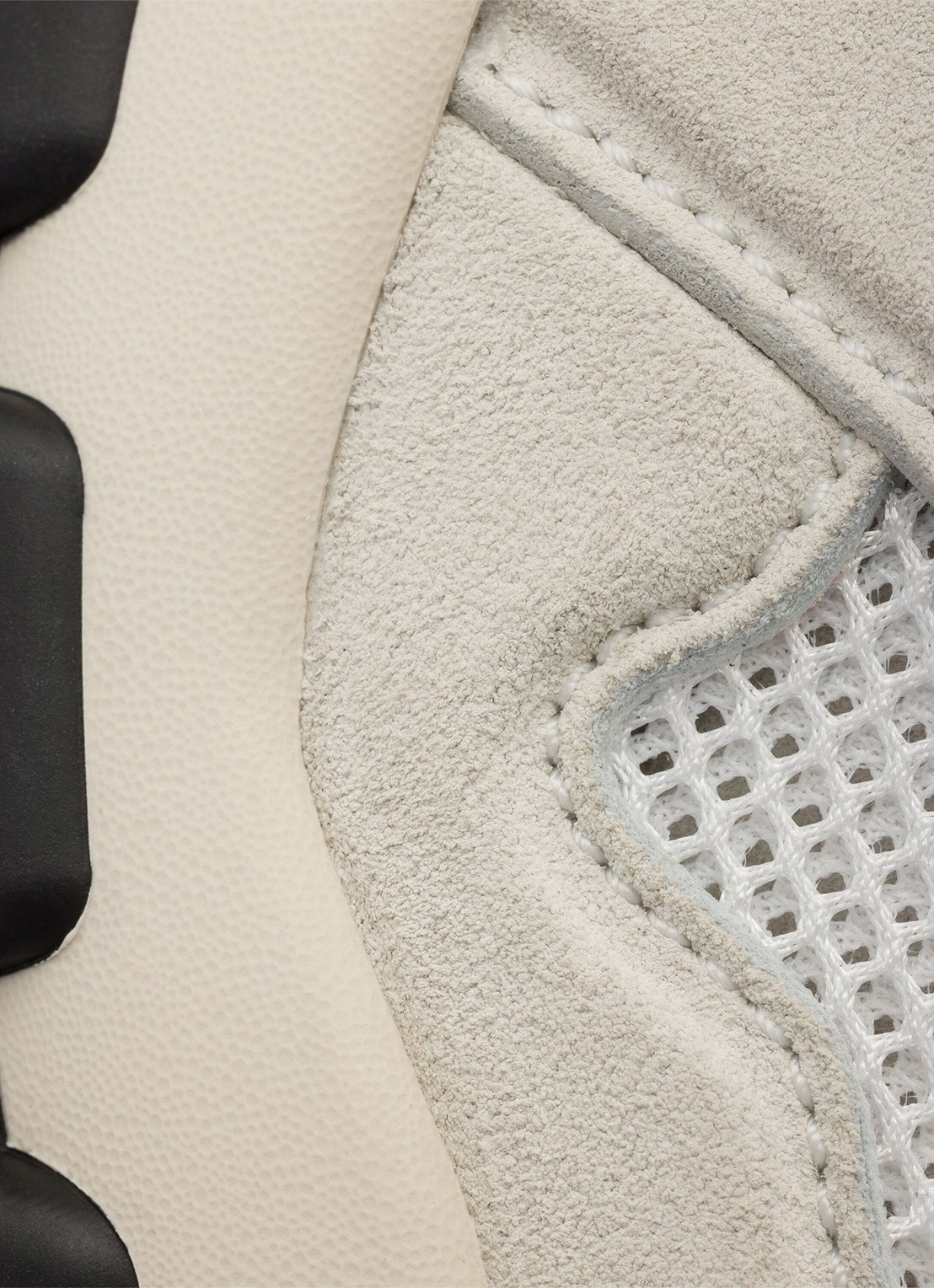 Prada Sneaker met suède details - detail 6 gebroken wit