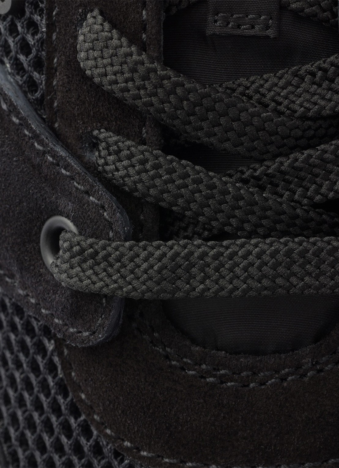Prada Sneaker met suède details - detail 6 zwart
