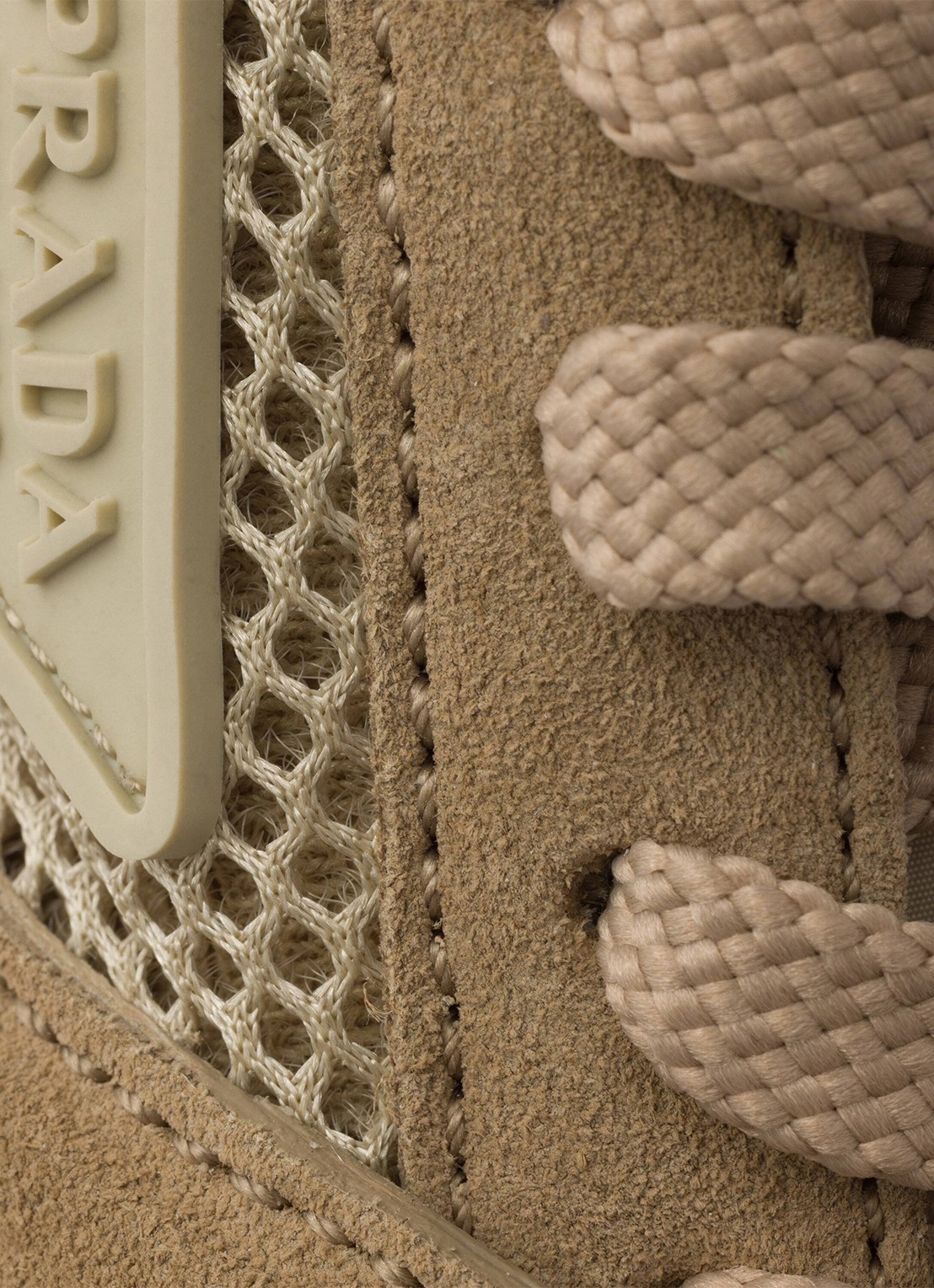 Prada Sneaker met suède details - detail 6 beige