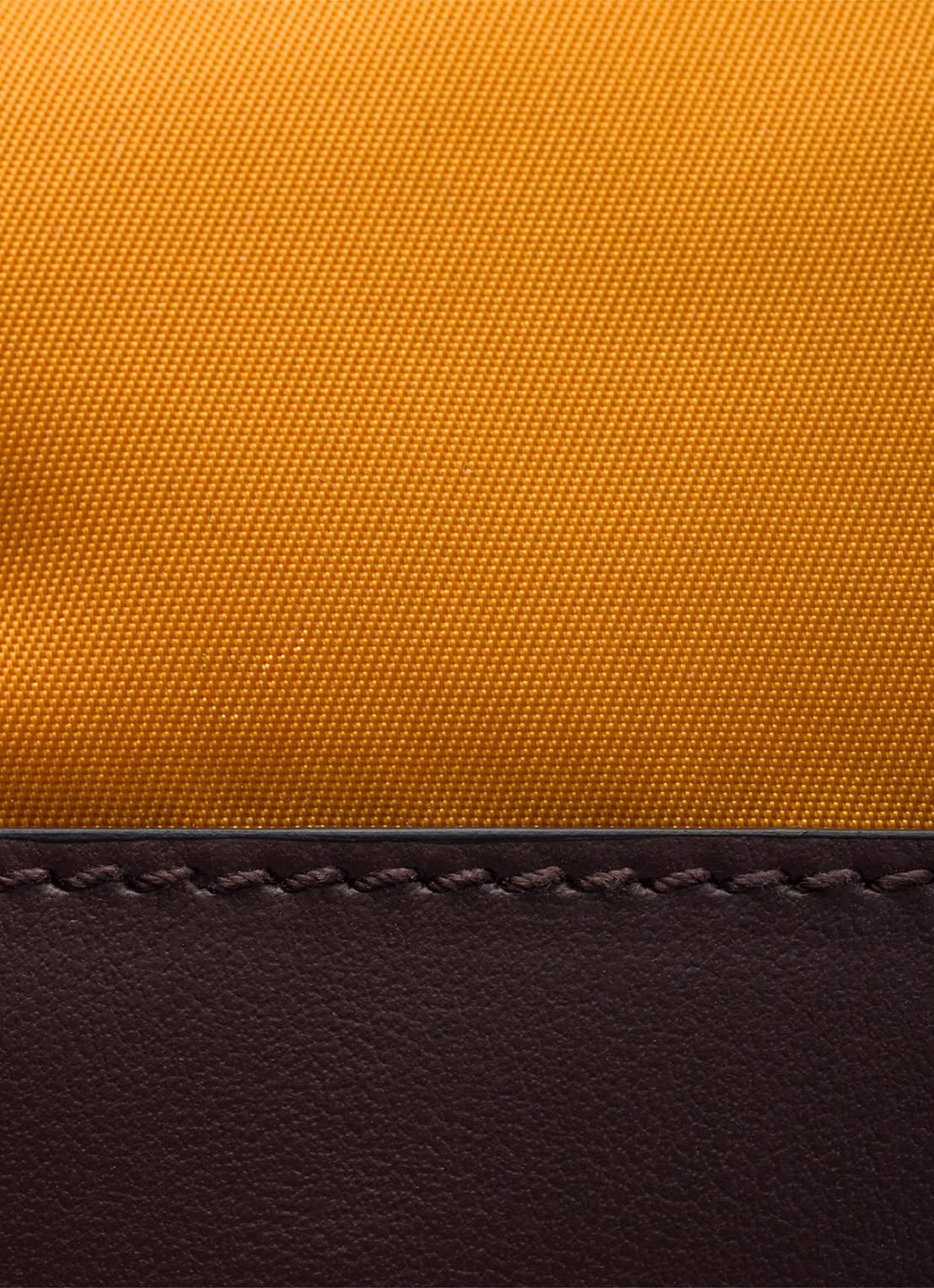 Prada Speedrock Re-Nylon telefoonhoesje met leren details en afneembare schouderriem - detail 3 orange