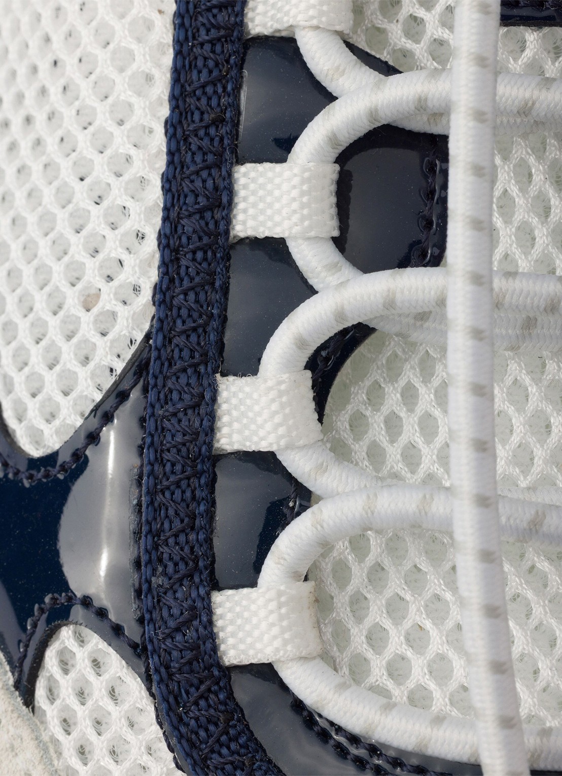Prada Speedrock sneaker met lakleren en mesh details - detail 4 donkerblauw