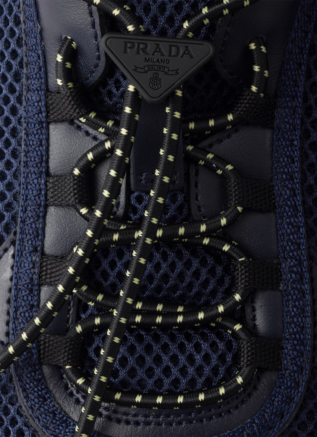 Prada Speedrock sneaker van leer met mesh details - detail 6 donkerblauw
