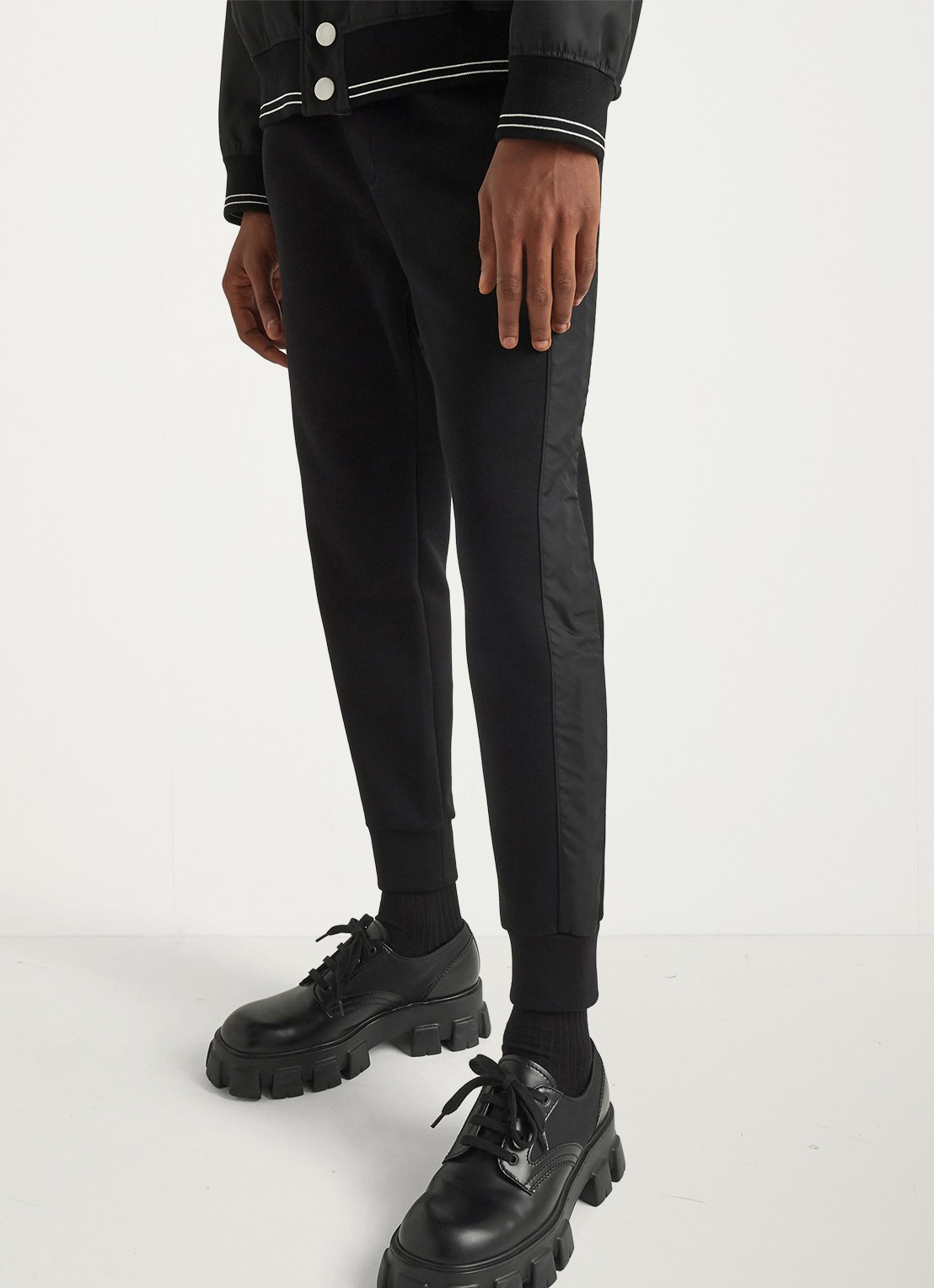 Prada Tapered fit joggingbroek met steekzakken - detail zwart