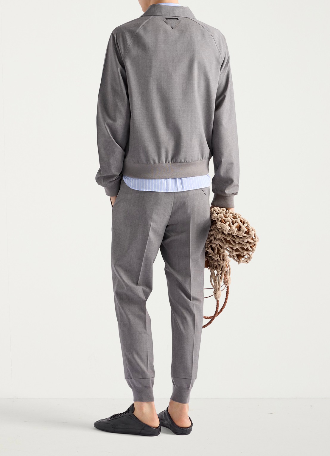 Prada Tapered fit pantalon van wol met steekzakken - achterkant grijs