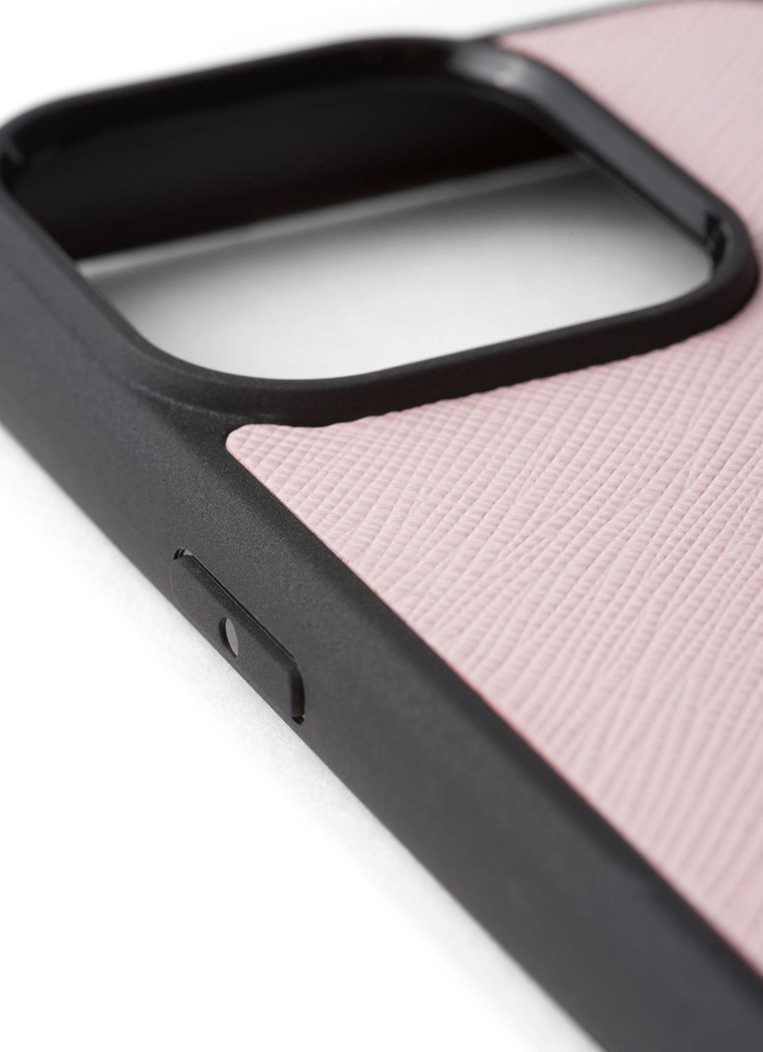 Prada Telefoonhoes van leer voor iPhone 15 Pro - achterkant 2 lichtroze