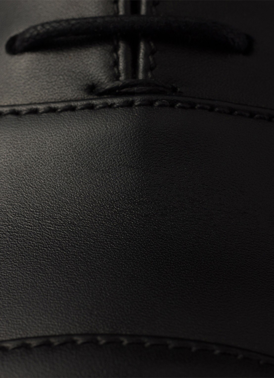 Prada Toblach veterschoen van leer - detail 6 zwart